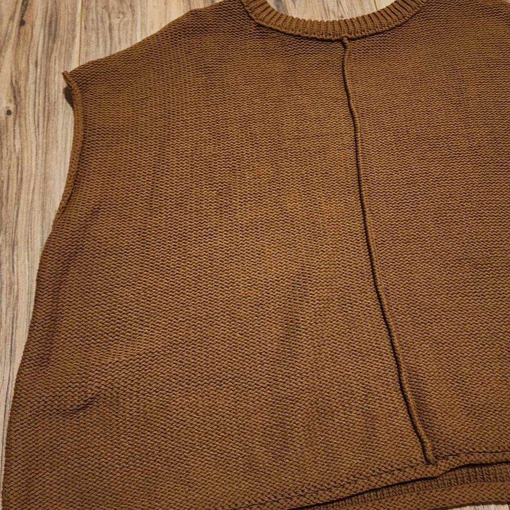 Sweater vest